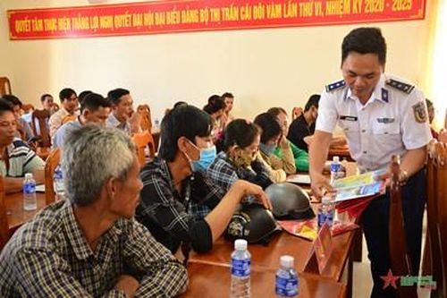 Hải đoàn 42: Nhiều hoạt động ý nghĩa đồng hành cùng ngư dân