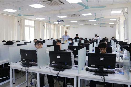 Thí sinh dự thi đánh giá năng lực đợt thứ 3 của Đại học Quốc gia Hà Nội