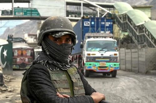 Pakistan chặn kịp thời vụ đánh bom đoàn xe chở người nước ngoài