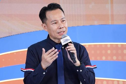 Tác giả Trung Nghĩa: 'Sách là người tình tuyệt vời đến hết cuộc đời'
