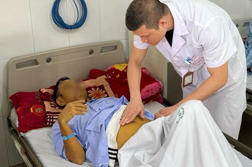 Uống thuốc Nam không rõ nguồn gốc, 2 người nguy kịch