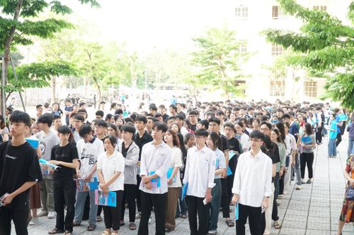 Thí sinh hồi hộp với mục tiêu cao tham gia thi đánh giá năng lực