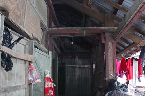 Cuộc sống trong những căn tập thể gỗ 70 tuổi 'chờ sập' ở Hà Nội