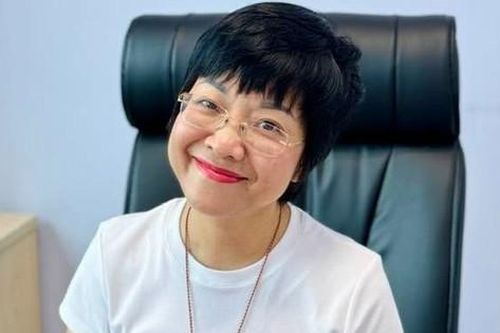 Showbiz 20/4: MC Thảo Vân làm rõ thông tin sai lệch vụ đâm nát đầu xe