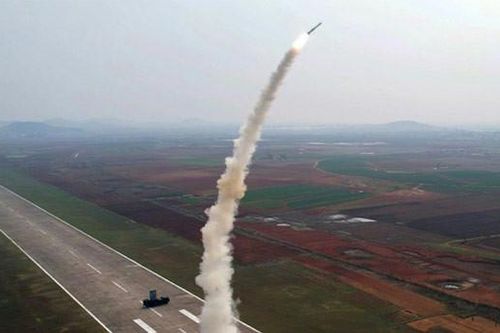 Triều Tiên cùng lúc thử đầu đạn siêu lớn và tên lửa mới