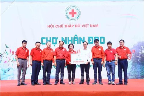 'Hành trình nhân đạo - Trao nhận yêu thương' tại Sơn La