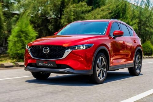 Đua với Honda CR-V và Hyundai Tucson, Mazda CX-5 bất ngờ giảm trở về mức giá 'huyền thoại'