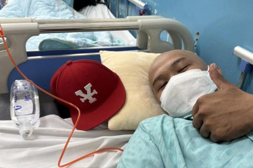 Trạng thái buồn khi chiến đấu chống ung thư của Long Nón Lá khiến bạn bè hoảng hốt