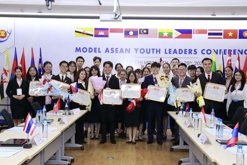 TP.HCM: 2.000 sinh viên tham gia 'Ngày hội Sinh viên với ngoại ngữ'