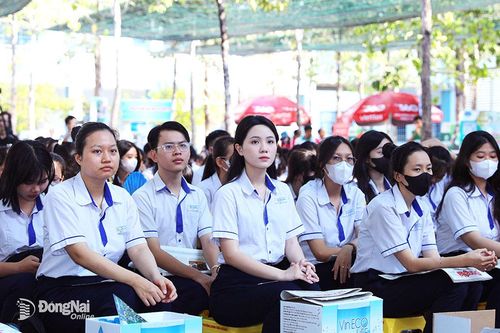 Báo Đồng Nai tổ chức chương trình Tư vấn hướng nghiệp, tuyển sinh năm 2024