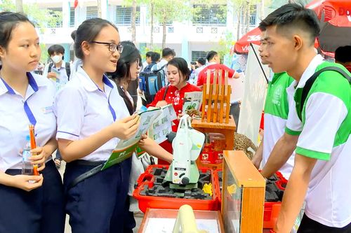 Học sinh quan tâm các ngành 'hot' khi học đại học tại Đồng Nai