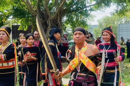 Gần 1.500 nghệ nhân, diễn viên quần chúng Krông Pa tham gia Ngày hội văn hóa thể thao các dân tộc thiểu số