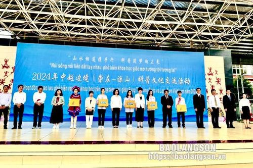 Giao lưu, phổ biến văn hóa khoa học trên vùng biên giới Trung - Việt