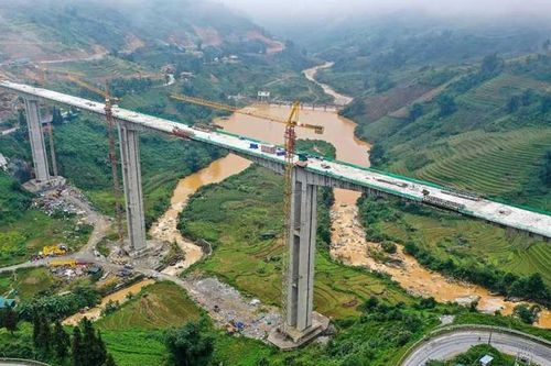 Giải pháp xây dựng cầu cạn thay thế phương án sử dụng cát làm vật liệu đắp nền đường cao tốc: Đảm bảo hiệu quả, rút ngắn thời gian thi công