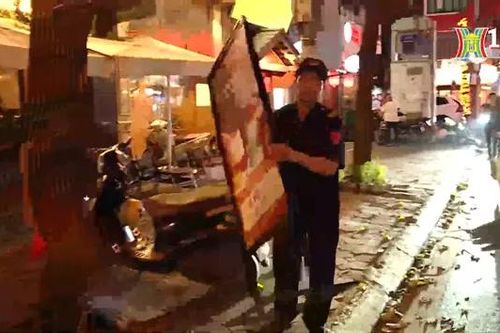 Vỉa hè phố Phan Kế Bính không còn bị lấn chiếm