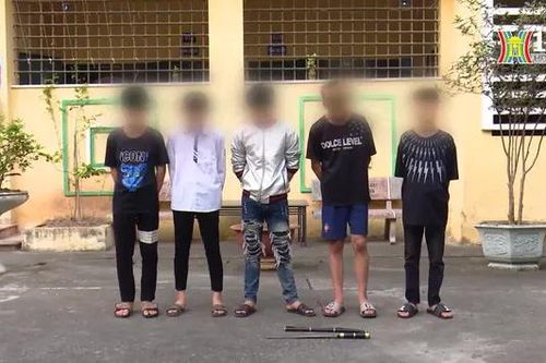 Bắt nhóm thanh thiếu niên dùng kiếm đòi nợ, cướp tài sản