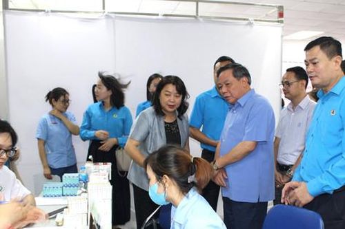 Tư vấn, khám sức khỏe miễn phí cho 600 công nhân, lao động tại Hà Nội