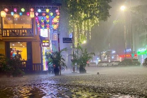 Hà Nội: Mưa lớn đầu mùa không gây ngập úng