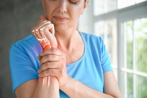 Cách khắc phục loãng xương do dùng corticoid trị viêm loét đại tràng