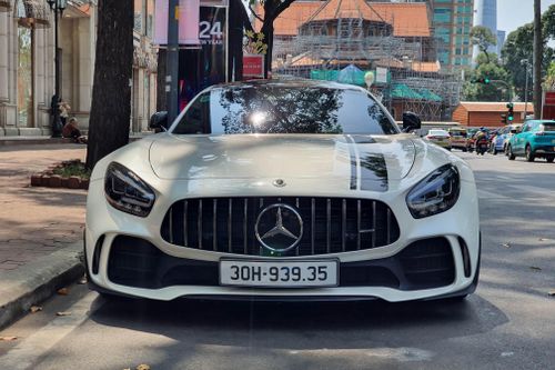 Những mẫu xe vừa gia nhập bộ sưu tập của ông Đặng Lê Nguyên Vũ