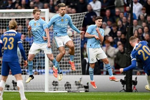 Pha thoát 11m khó tin của Man City khiến HLV Pochettino và fan Chelsea phẫn nộ