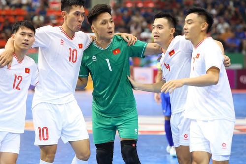 Futsal Việt Nam cùng Thái Lan dắt tay nhau vào tứ kết