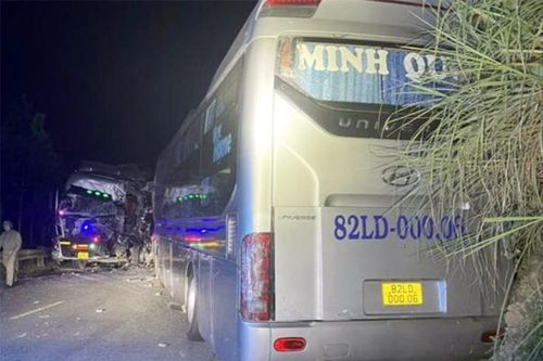 Hai xe va chạm trên đường Hồ Chí Minh, 1 tài xế tử vong