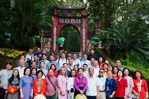 Gần 70 đại biểu kiều bào tham dự Giỗ tổ Hùng Vương 2024