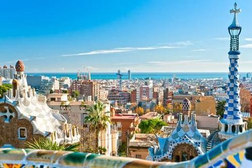 Barcelona 'xóa sổ' tuyến xe buýt để giảm tải du khách