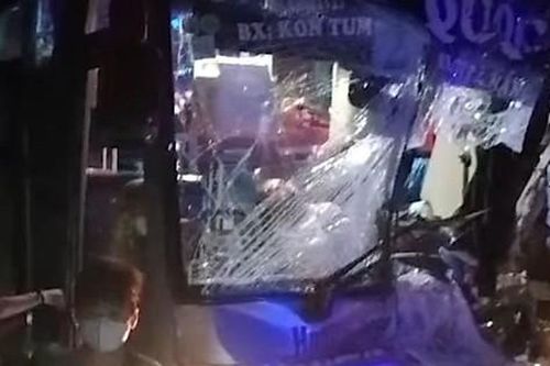 Tai nạn giữa xe khách và xe tải, tài xế tử vong