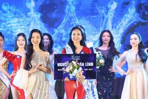 Nữ sinh khoa Luật gây ấn tượng khi thi ứng xử 'gen Z sơ hở là đi chữa lành'