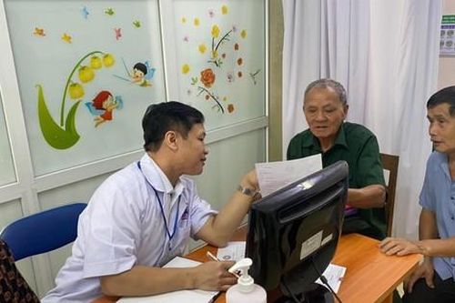 1.000 người nghèo ở Điện Biên được khám, cấp thuốc miễn phí
