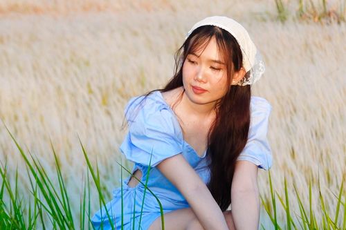 Giới trẻ Sài Gòn mê mẩn đồng cỏ lau đẹp như tranh