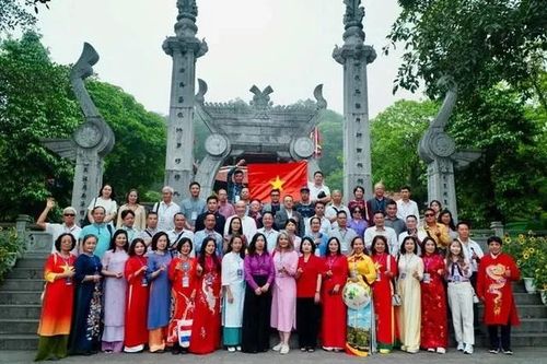 Đoàn kiều bào từ hơn 20 quốc gia về dâng hương, dự Giỗ Tổ Hùng Vương
