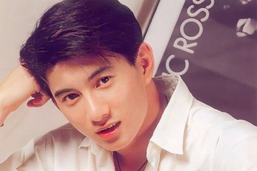 Một trong 'tứ tiểu thiên vương' giàu nhất showbiz là 'tỷ phú sau 1 đêm', ngoài 50 tuổi vẫn trẻ đẹp phong độ