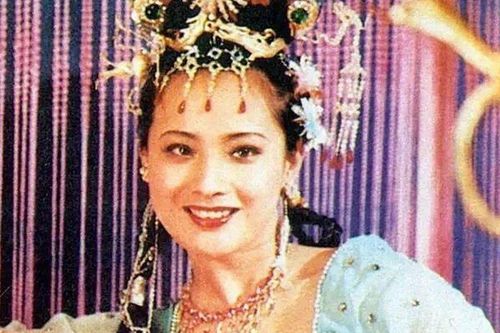 Vạn Thánh công chúa của Tây Du Ký 1986: Mỹ nhân sắc nước hương trời, cuộc sống xa hoa