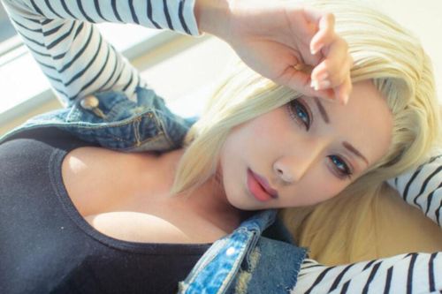 Màn cosplay Android 18 khiến fan Dragon Ball chẳng thể rời mắt