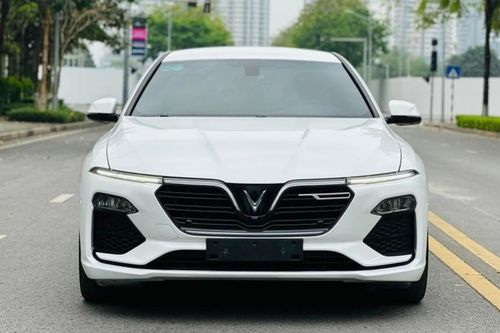 Bất ngờ giá bán lại của VinFast Lux A2.0 chạy lướt sau 5 năm lăn bánh