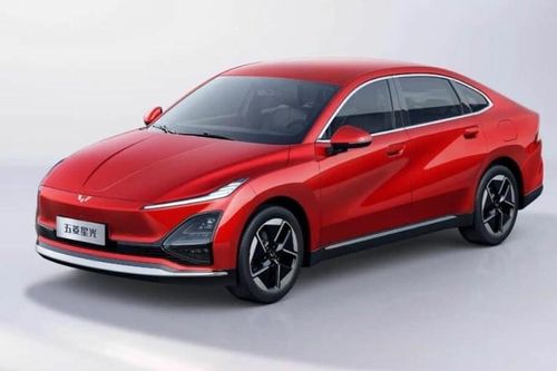 Hãng xe Trung Quốc đang bán tại Việt Nam trình làng mẫu sedan ngang cỡ Toyota Camry, khởi điểm từ 300 triệu đồng