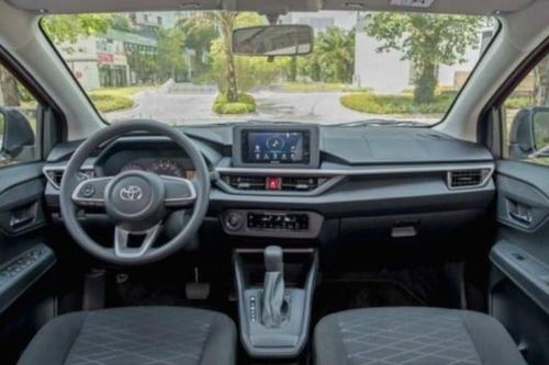 Quên Kia Morning và Hyundai Grand i10 đi, mẫu hatchback rẻ nhất của Toyota đang giảm giá kỷ lục
