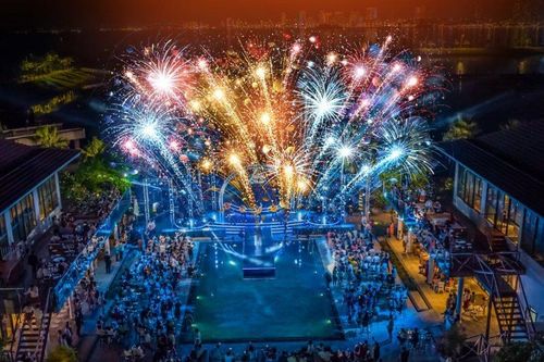 Bắn pháo hoa hàng đêm kích cầu du lịch Nha Trang mùa hè 2024