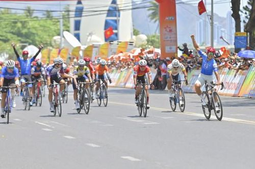 Cuộc đua xe đạp Cúp Truyền hình TP. Hồ Chí Minh 2024: Xuất phát chặng 17 Nha Trang đi Đà Lạt