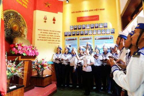 Vùng 4 Hải quân: Hơn 2.500 chiến sĩ tham quan, học tập truyền thống nhân kỷ niệm các ngày lễ lớn
