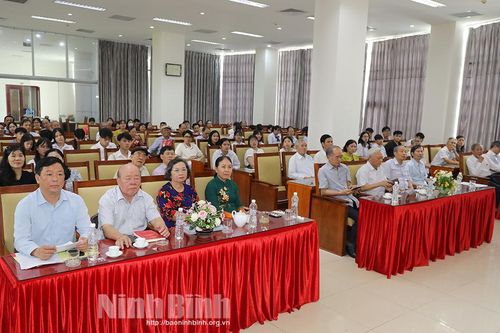Dòng họ Bùi tỉnh Ninh Bình gặp mặt, vinh danh học sinh giỏi năm học 2023-2024