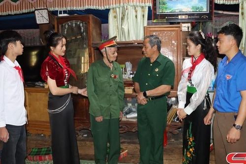 Tuyên truyền giáo dục truyền thống cách mạng cho học sinh