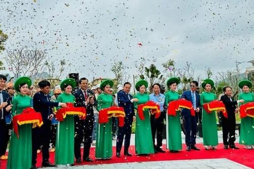 Tập đoàn CEO khánh thành Biểu tượng vinh danh Người xây dựng đầu tiên tại Vân Đồn, Quảng Ninh