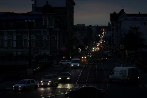 Bất chấp cơ sở năng lượng bị tấn công, Ukraine khôi phục xuất khẩu điện