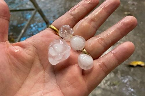 Mưa đá diện rộng xuất hiện ở Cao Bằng và Bắc Kạn