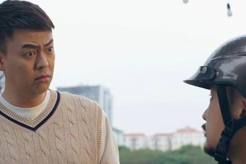 Người Một Nhà: Chưa bao giờ Tuấn Tú làm điều này nhiều đến thế khi đóng phim