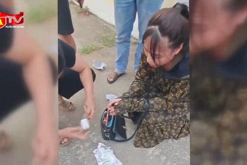 Bắt quả tang 'nữ quái' mang 2.000 viên ma túy tổng hợp đi tiêu thụ